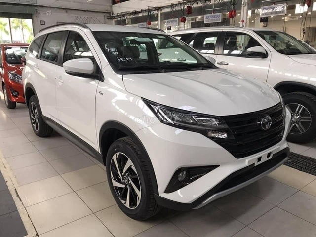 Cuối năm, xe sang giảm sốc gần 1 tỷ đồng - 2 Cuối năm, xe sang giảm sốc gần 1 tỷ đồng - 2