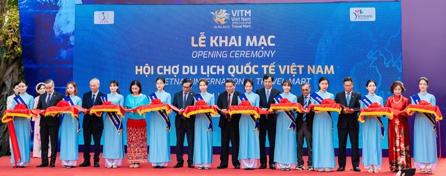 Người Hà Nội săn tour giá rẻ tại Hội chợ du lịch lớn nhất năm - 3 Người Hà Nội săn tour giá rẻ tại Hội chợ du lịch lớn nhất năm - 3