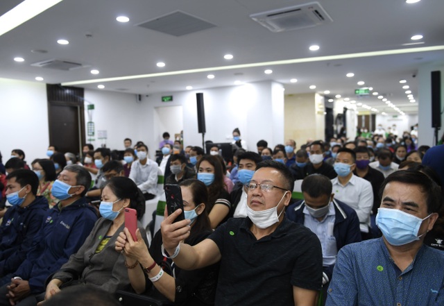 Giao lưu trực tuyến: Bác sĩ chuyên khoa giải đáp trực tiếp các vấn đề sức khỏe - 4 Giao lưu trực tuyến: Bác sĩ chuyên khoa giải đáp trực tiếp các vấn đề sức khỏe - 4