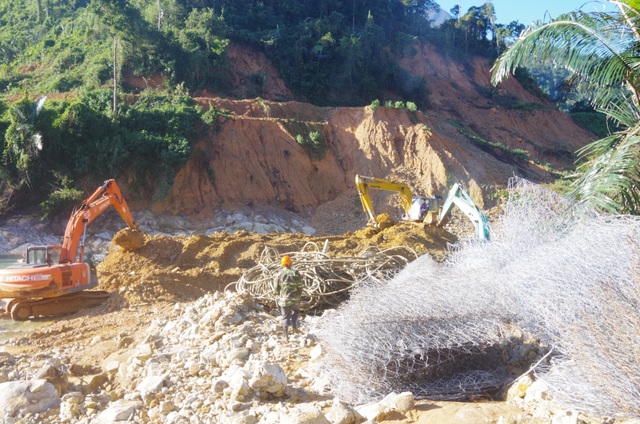 Clear the canal to redirect the Rao Trang River and find the missing person - 2