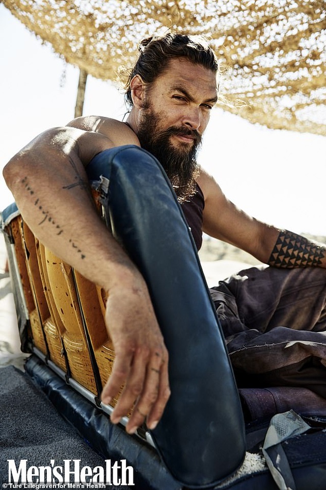 Vua thủy tề Jason Momoa thừa nhận sợ vợ