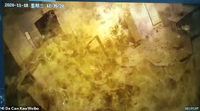 Nổ lớn nhấn chìm nhà hàng Trung Quốc trong biển lửa - 1 Nổ lớn nhấn chìm nhà hàng Trung Quốc trong biển lửa - 1