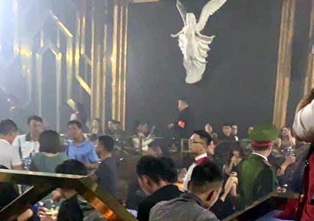 Hà Nội: 30 “dân chơi” dương tính với ma túy trong quán bar Hey Club | Báo  Dân trí