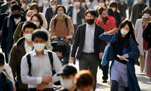 Thủ tướng Nhật kêu gọi dân “cảnh giác tối đa vì 2.200 ca Covid-19 một ngày - 1