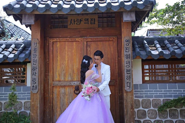Mối tình đẹp của anh shipper điển trai và cô gái mặt đầy sẹo vì bỏng - 5 Mối tình đẹp của anh shipper điển trai và cô gái mặt đầy sẹo vì bỏng - 5