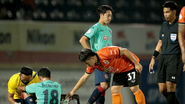 Đội bóng của Văn Lâm kiện trọng tài sau trận thua ở Thai-League - 3 Đội bóng của Văn Lâm kiện trọng tài sau trận thua ở Thai-League - 3