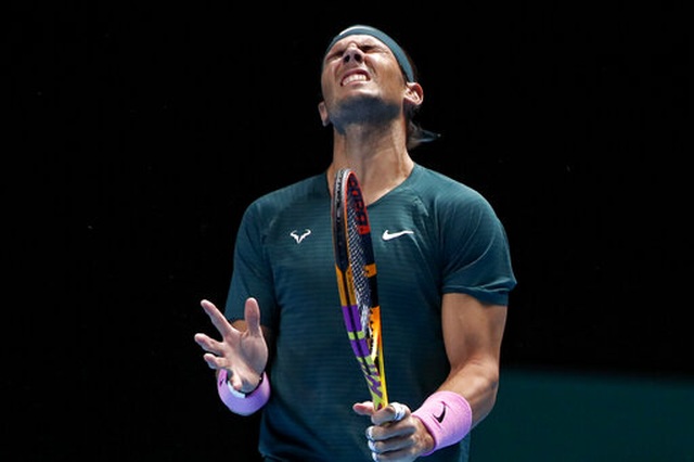 ATP Finals: Đánh bại Tsitsipas, Nadal vào bán kết - 3