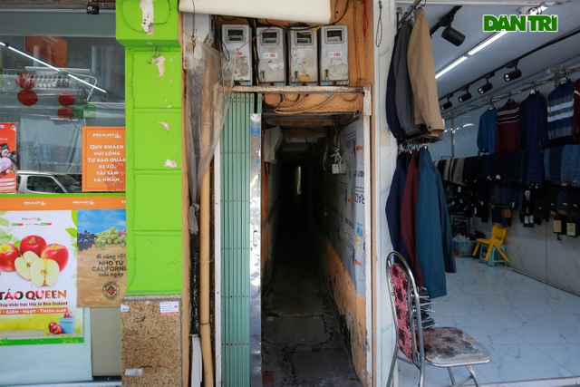 Tận mắt những ngõ nhỏ như địa đạo chỉ một người đi vừa “độc nhất” ở Hà Nội - 1 Tận mắt những ngõ nhỏ như địa đạo chỉ một người đi vừa “độc nhất” ở Hà Nội - 1