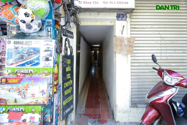 Tận mắt những ngõ nhỏ như địa đạo chỉ một người đi vừa “độc nhất” ở Hà Nội - 4 Tận mắt những ngõ nhỏ như địa đạo chỉ một người đi vừa “độc nhất” ở Hà Nội - 4
