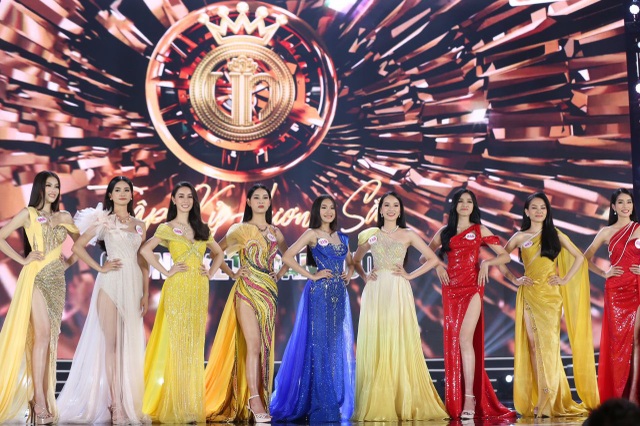 Do Thi Ha won the Miss Vietnam 2020-1 crown