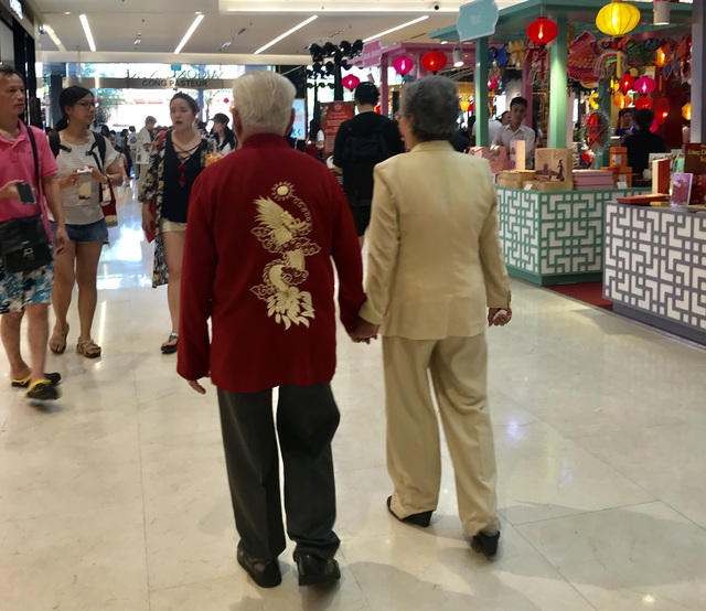 Ca sĩ Ngọc Ánh ngưỡng mộ cuộc hôn nhân 65 năm vẫn ngọt ngào của ba mẹ - 6 Ca sĩ Ngọc Ánh ngưỡng mộ cuộc hôn nhân 65 năm vẫn ngọt ngào của ba mẹ - 6
