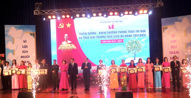 Đà Nẵng vinh danh 25 nhà giáo tiêu biểu năm học 2019-2020 - 1 Đà Nẵng vinh danh 25 nhà giáo tiêu biểu năm học 2019-2020 - 1