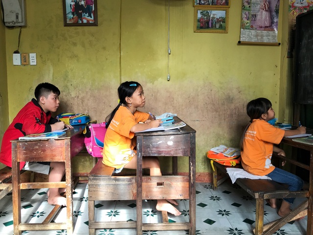 Cô Diệp gần 30 năm, mở lớp dạy học miễn phí cho trẻ em nghèo - 2 Cô Diệp gần 30 năm, mở lớp dạy học miễn phí cho trẻ em nghèo - 2