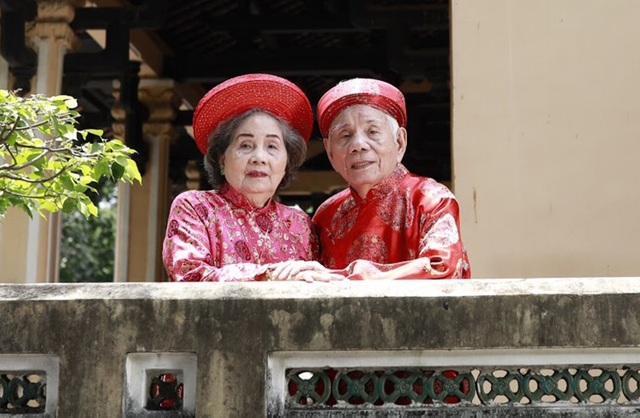 Ca sĩ Ngọc Ánh ngưỡng mộ cuộc hôn nhân 65 năm vẫn ngọt ngào của ba mẹ - 3 Ca sĩ Ngọc Ánh ngưỡng mộ cuộc hôn nhân 65 năm vẫn ngọt ngào của ba mẹ - 3