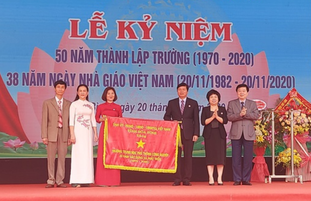 Hòa Bình: Trường THPT Công Nghiệp kỷ niệm 50 năm thành lập - 2 Hòa Bình: Trường THPT Công Nghiệp kỷ niệm 50 năm thành lập - 2