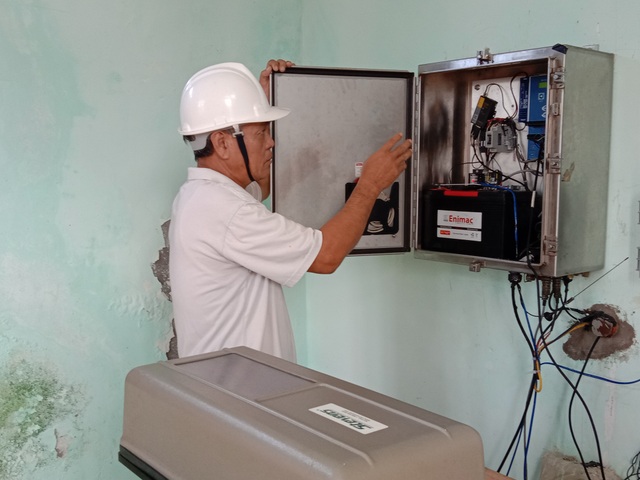 Nhọc nhằn nghề “đo gió, đong mưa” trên đảo Lý Sơn - 2 Nhọc nhằn nghề “đo gió, đong mưa” trên đảo Lý Sơn - 2
