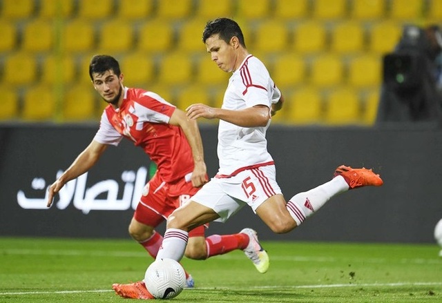 HLV từng dự World Cup bị chỉ trích dữ dội ở đội tuyển UAE - 1 HLV từng dự World Cup bị chỉ trích dữ dội ở đội tuyển UAE - 1
