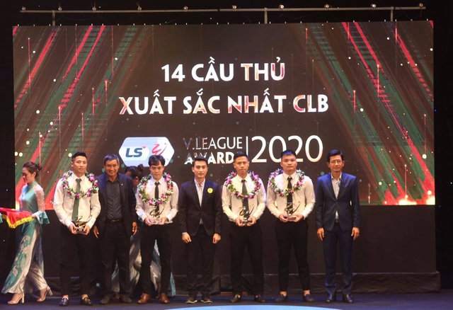 Văn Quyết đoạt giải Cầu thủ xuất sắc nhất V-League 2020 - 2