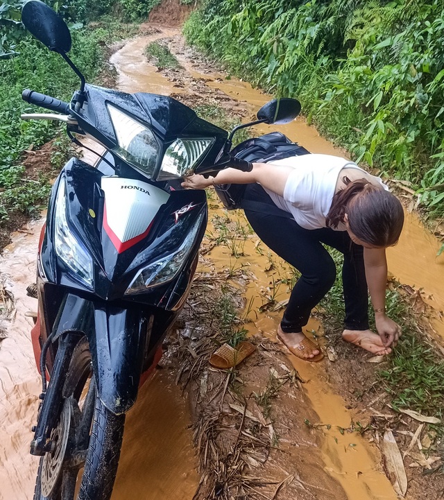 Cô giáo HMông với quyết tâm mang ánh sáng tri thức về bản - 2 Cô giáo HMông với quyết tâm mang ánh sáng tri thức về bản - 2