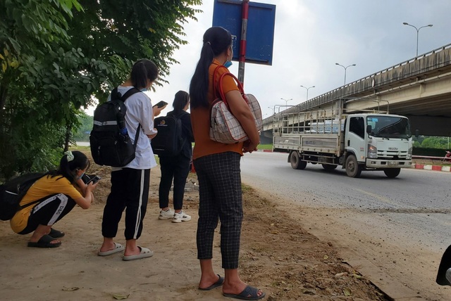 Công nhân mong được tăng ca dịp Tết - 2 Công nhân mong được tăng ca dịp Tết - 2