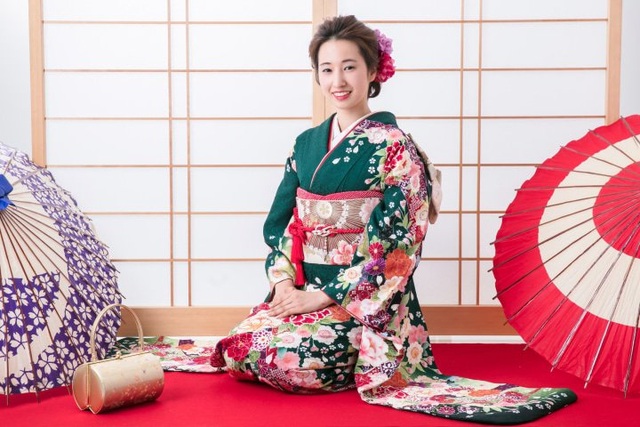 Furisode: Loại kimono giúp các thiếu nữ thể hiện tình yêu - 1 Furisode: Loại kimono giúp các thiếu nữ thể hiện tình yêu - 1
