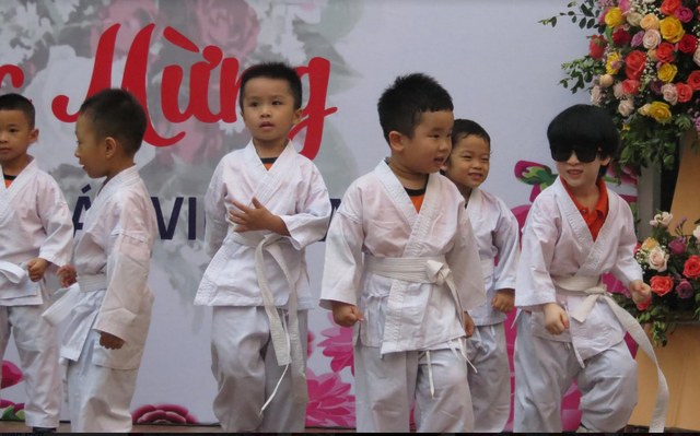 Ấm lòng học sinh mầm non tri ân ngày Nhà giáo Việt Nam 20/11 - 4 Ấm lòng học sinh mầm non tri ân ngày Nhà giáo Việt Nam 20/11 - 4