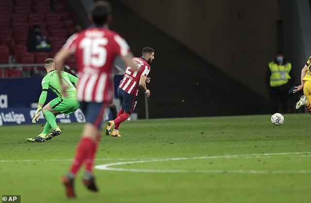 Atlético 1-0 Barcelona: Carrasco's only goal - 12