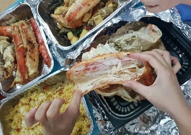 Hoang mang tiết lộ của nhân viên rán đồ, ăn nhà hàng chưa chắc hơn vỉa hè - 2 Hoang mang tiết lộ của nhân viên rán đồ, ăn nhà hàng chưa chắc hơn vỉa hè - 2