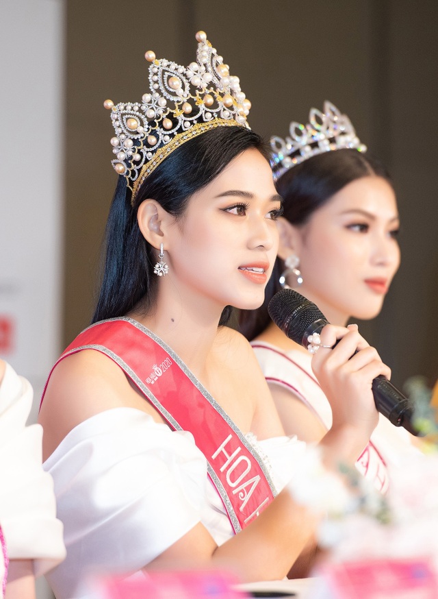 Top 3 Hoa hậu Việt Nam lần đầu lộ diện đầy cuốn hút sau đăng quang - 6