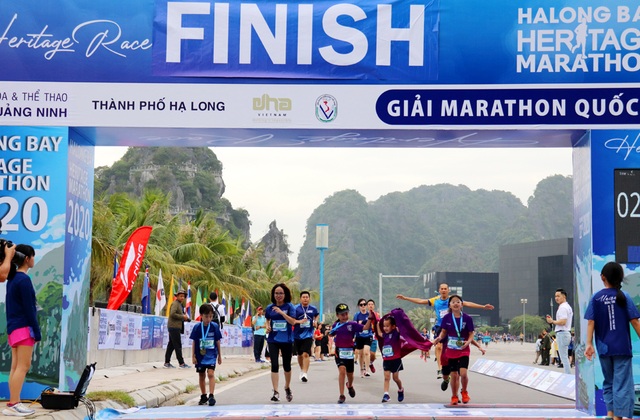 Hơn 2500 VĐV tham gia Giải Marathon Quốc tế Di sản Vịnh Hạ Long 2020 - 2 Hơn 2500 VĐV tham gia Giải Marathon Quốc tế Di sản Vịnh Hạ Long 2020 - 2