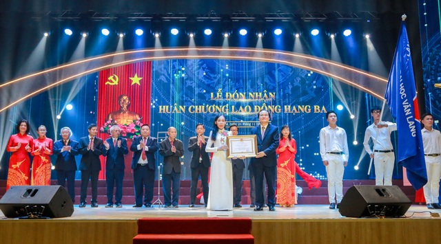 Bộ trưởng Phùng Xuân Nhạ: Nhiều thách thức với đào tạo Đại học - 2 Bộ trưởng Phùng Xuân Nhạ: Nhiều thách thức với đào tạo Đại học - 2