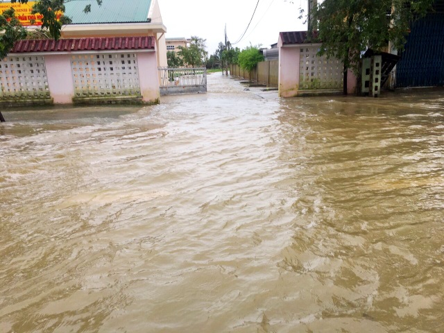 Bão lũ dồn dập, Đại học Huế thiệt hại nặng nề - 4 Bão lũ dồn dập, Đại học Huế thiệt hại nặng nề - 4