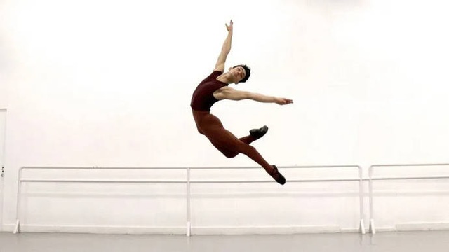 Nam sinh nghèo Ấn Độ trúng tuyển học viện ballet danh tiếng của Anh - 1 Nam sinh nghèo Ấn Độ trúng tuyển học viện ballet danh tiếng của Anh - 1