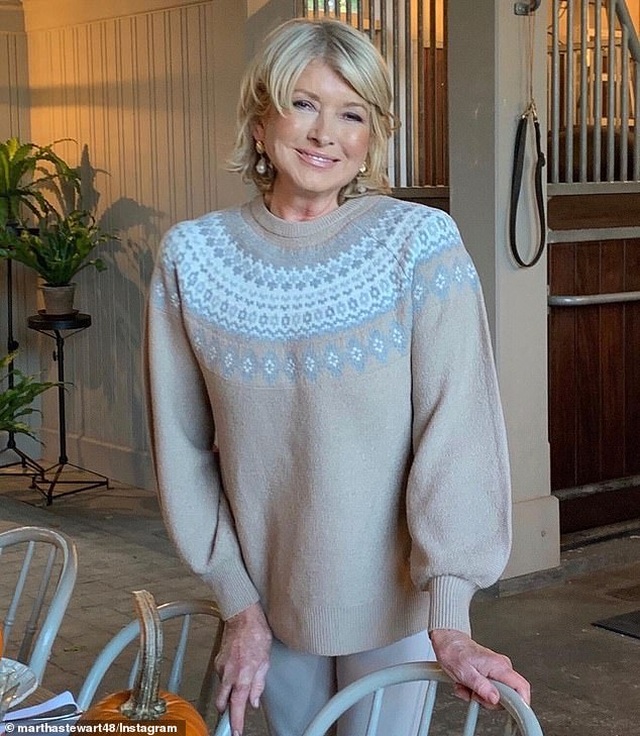 Choáng với vẻ trẻ trung của người mẫu U80 siêu giàu Martha Stewart