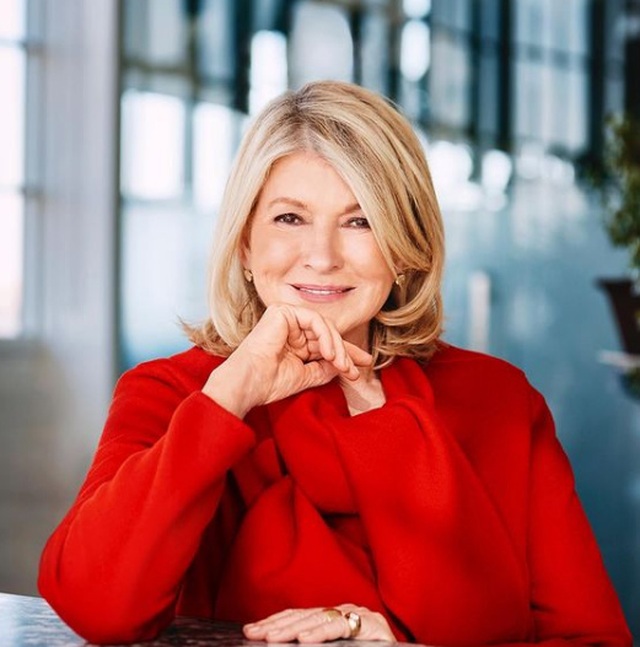 Choáng với vẻ trẻ trung của người mẫu U80 siêu giàu Martha Stewart