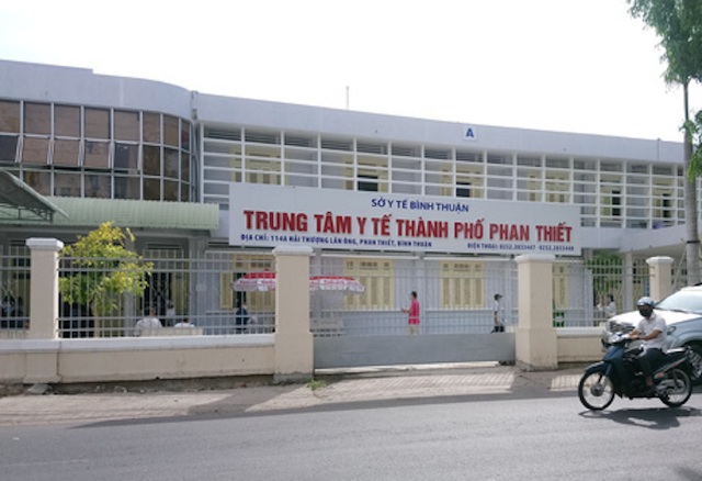 Vụ rút ruột hơn 5 tỷ đồng: Tạm đình chỉ công tác phó giám đốc bệnh viện - 1 Vụ rút ruột hơn 5 tỷ đồng: Tạm đình chỉ công tác phó giám đốc bệnh viện - 1