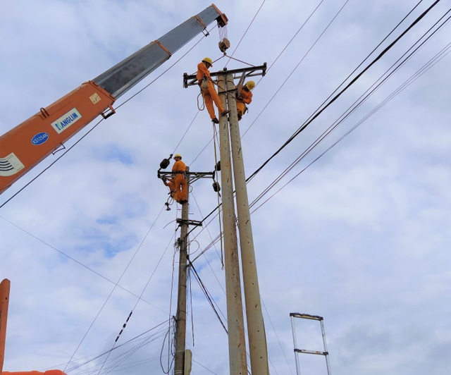 Đảm bảo cấp điện trong suốt Lễ hội thổ cẩm Việt Nam lần 2 - 2 Đảm bảo cấp điện trong suốt Lễ hội thổ cẩm Việt Nam lần 2 - 2