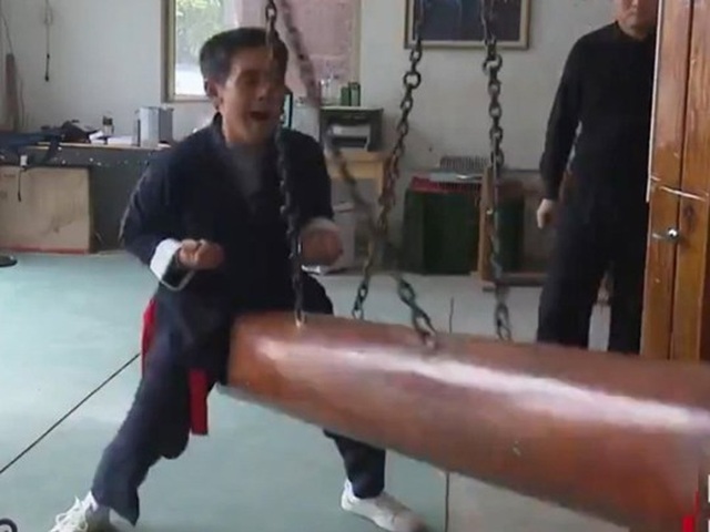 Môn công phu cực kỳ lạ, rợn người ở Trung Quốc - 1 Môn công phu cực kỳ lạ, rợn người ở Trung Quốc - 1