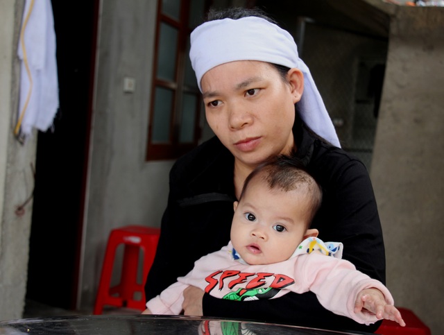 Người cha đuối nước lúc thả lưới bỏ lại những đứa con thơ nheo nhóc - 1 Người cha đuối nước lúc thả lưới bỏ lại những đứa con thơ nheo nhóc - 1