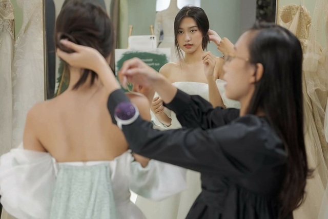 Lộ ảnh bạn gái tin đồn của Đoàn Văn Hậu đi thử váy cưới - 8 Lộ ảnh bạn gái tin đồn của Đoàn Văn Hậu đi thử váy cưới - 8