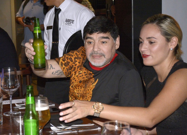 Sức khỏe của Maradona đã trượt dốc như thế nào sau khi giải nghệ?