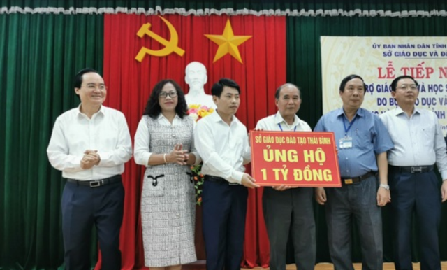 Bộ trưởng GDĐT Phùng Xuân Nhạ hỗ trợ học sinh, trường học tỉnh Bình Định - 2 Bộ trưởng GDĐT Phùng Xuân Nhạ hỗ trợ học sinh, trường học tỉnh Bình Định - 2