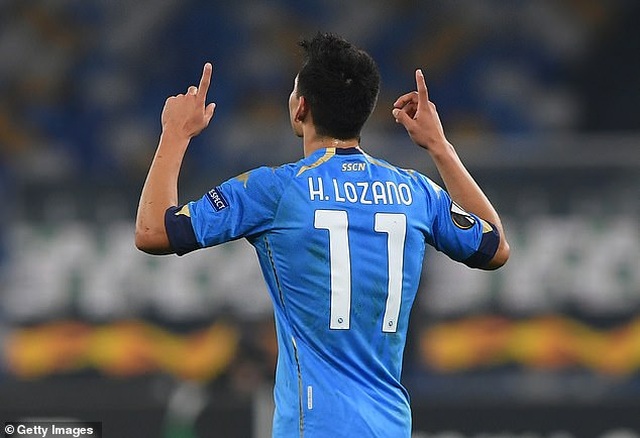 Cả đội Napoli mặc áo số 10 để tưởng nhớ huyền thoại Maradona - 12 Cả đội Napoli mặc áo số 10 để tưởng nhớ huyền thoại Maradona - 12