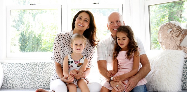 Hình ảnh hạnh phúc của ngôi sao U70 Bruce Willis bên vợ trẻ và hai con nhỏ - 5 Hình ảnh hạnh phúc của ngôi sao U70 Bruce Willis bên vợ trẻ và hai con nhỏ - 5