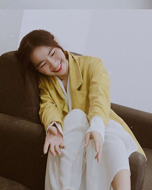 Cô giáo dạy Hóa đẹp như nàng thơ khiến dân mạng ngẩn ngơ - 7 Cô giáo dạy Hóa đẹp như nàng thơ khiến dân mạng ngẩn ngơ - 7