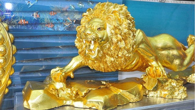 Ngôi nhà dát vàng độc nhất vô nhị giữa lòng Tây Đô - 3 Ngôi nhà dát vàng độc nhất vô nhị giữa lòng Tây Đô - 3
