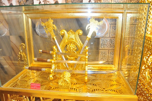 Ngôi nhà dát vàng độc nhất vô nhị giữa lòng Tây Đô - 4 Ngôi nhà dát vàng độc nhất vô nhị giữa lòng Tây Đô - 4