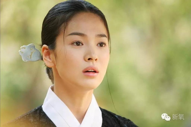 Nhan sắc nổi bật thời đi học của Song Hye Kyo - 6