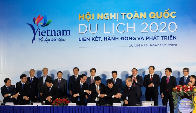 Phó Thủ tướng Vũ Đức Đam: Nắm tay nhau cùng hành động vì du lịch VN - 4 Phó Thủ tướng Vũ Đức Đam: Nắm tay nhau cùng hành động vì du lịch VN - 4