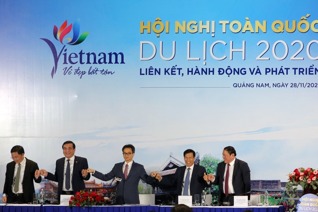 Phó Thủ tướng Vũ Đức Đam: Nắm tay nhau cùng hành động vì du lịch VN - 3 Phó Thủ tướng Vũ Đức Đam: Nắm tay nhau cùng hành động vì du lịch VN - 3